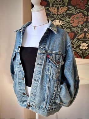 Vintage Levi’s 👖 Women’s Jean Jacket